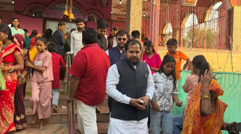 शिवहर में पूजा पंडालों में पहुंचे रितेश कुमार, विजयदशमी पर दिया सौहार्द का संदेश