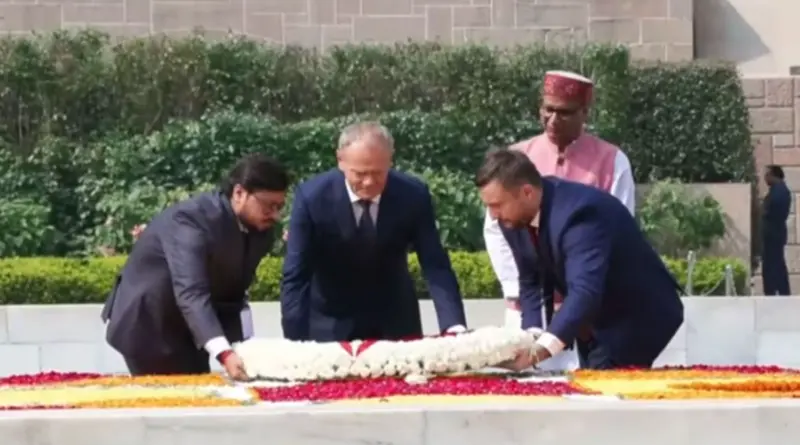 भारत दौरे पर पोलैंड के PM डोनाल्ड टस्क, राजघाट पहुंच महात्मा गांधी को दी श्रद्धांजलि