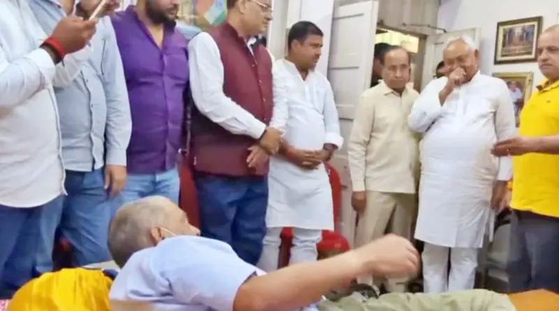 MLC चुनाव से पहले नीतीश कुमार का बड़ा दांव! नीरज कुमार से मुलाकात ने बढ़ाई सियासी हलचल