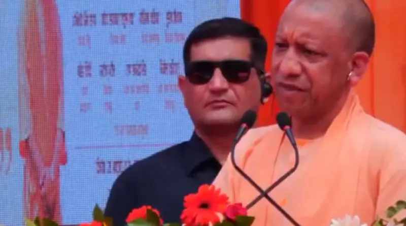योगी आदित्यनाथ का अखिलेश यादव पर हमला, बांग्लादेशी घुसपैठियों को लेकर पूछा सवाल