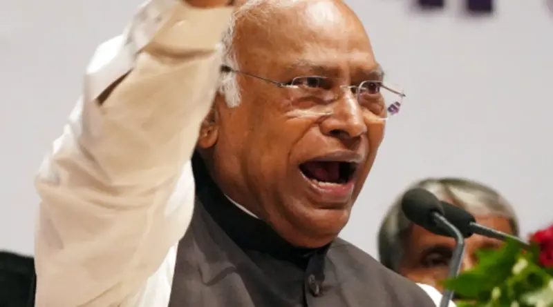 ‘वोट चोरी’ पर खड़गे का मोदी-शाह पर हमला, CEC को बचाने का लगाया आरोप